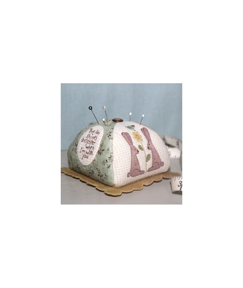 Ma Bunny Pincushion - Cartamodello Punta Spilli di Natalie Bird, The BirdHouse The BirdHouse - 1
