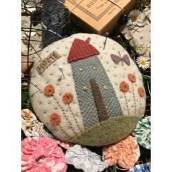 My Home Pincushion - Cartamodello Punta Spilli, Anni Downs Hatched and Patched - 1