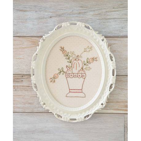 Stitched So Sweet - Whimsical Embroidery, Patchwork, and Applique di Tracy Souza - Martingale Martingale - 5