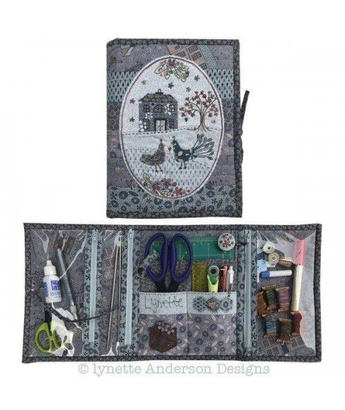 The Ultimate Travel Sewing Companion - Cartamodello Borsa Porta Lavoro, Lynette Anderson Lynette Anderson Designs - 1