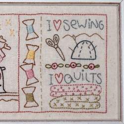 My Hearts Sings - Cartamodello Stitchery di Cucito su Tela Prestampata, The BirdHouse by Natalie Bird The BirdHouse - 4 My Hearts Sings - Cartamodello Stitchery di Cucito su Tela Prestampata, The BirdHouse by Natalie Bird The BirdHouse - 4