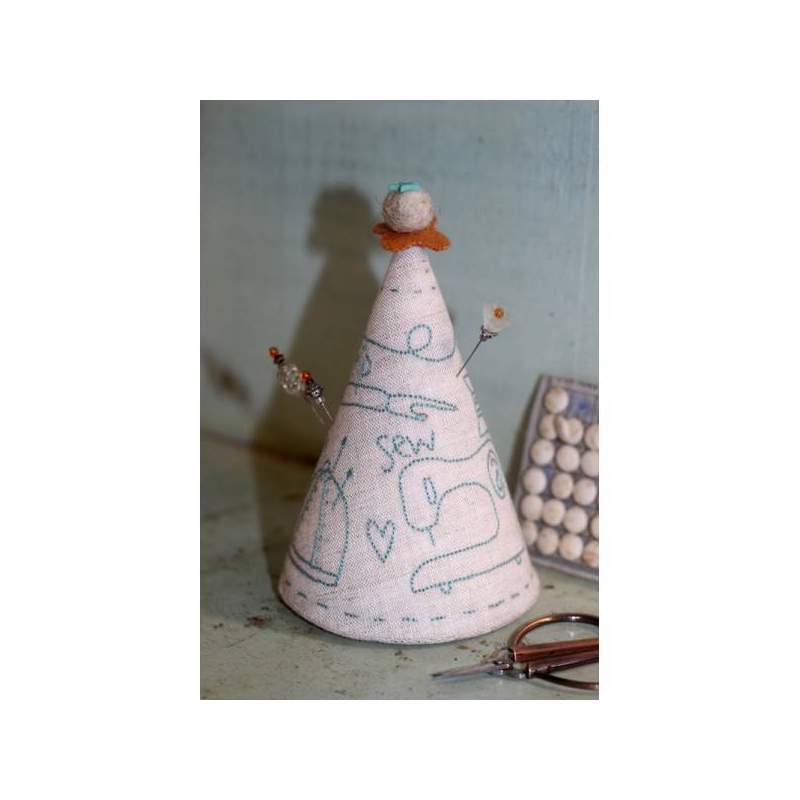 Sew Essential Pincushion - Cartamodello Punta Spilli Ricamato di Natalie Bird, The BirdHouse The BirdHouse - 1