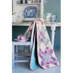 Quilts From the Tilda's Studio, Tilda Quilts and Pillows to Sew with Love - Tone Finnanger di Tilda David & Charles - 2