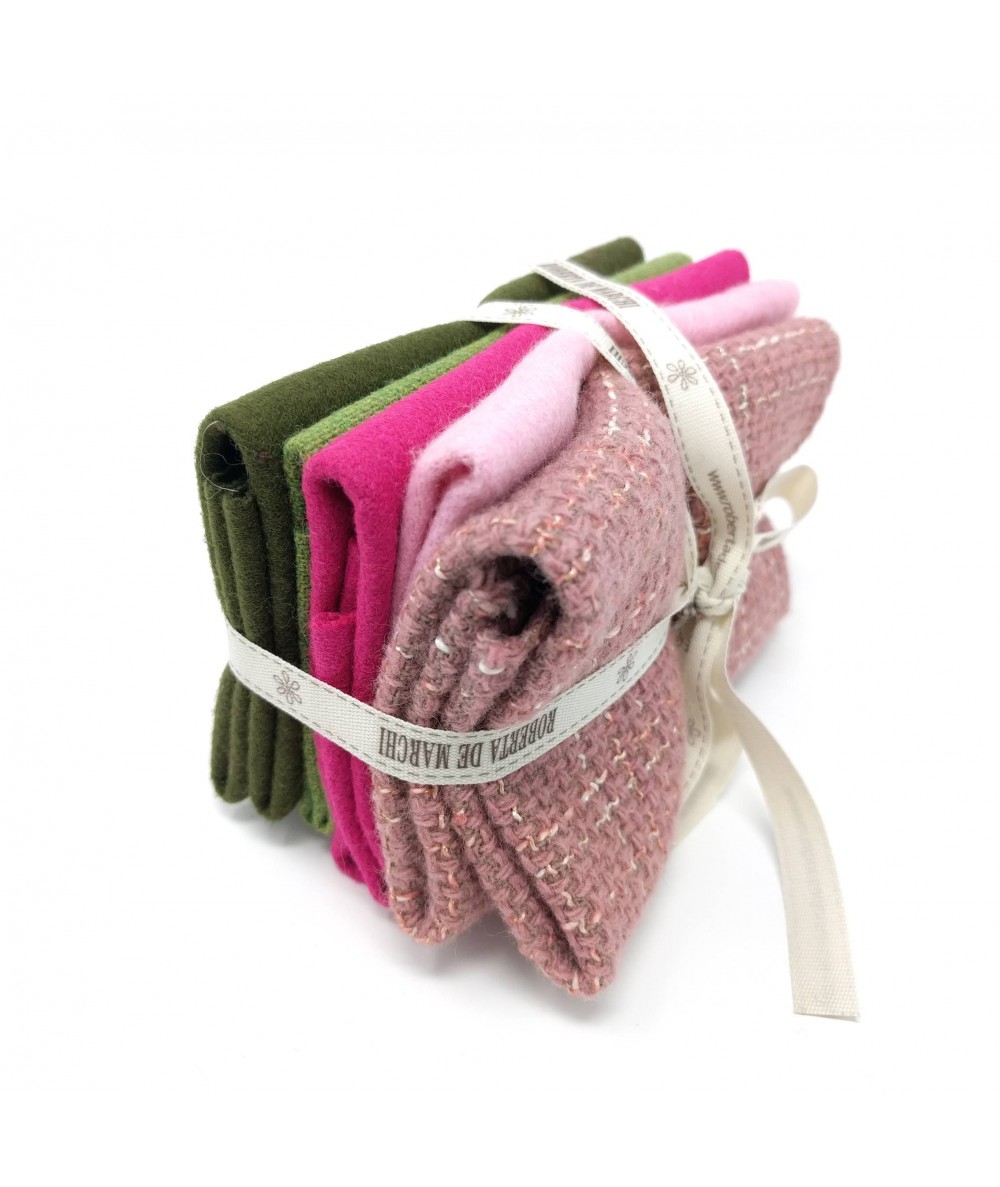 Paquete de paño de lana in nuance Rosa, Lilla e Verdi, 5 da circa 25 x 27 cm Roberta De Marchi - 1
