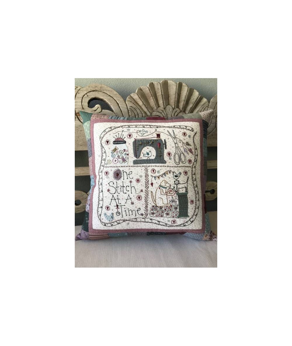One Stitch at a Time Pillow - Cuscino Lynette Anderson Designs - 1