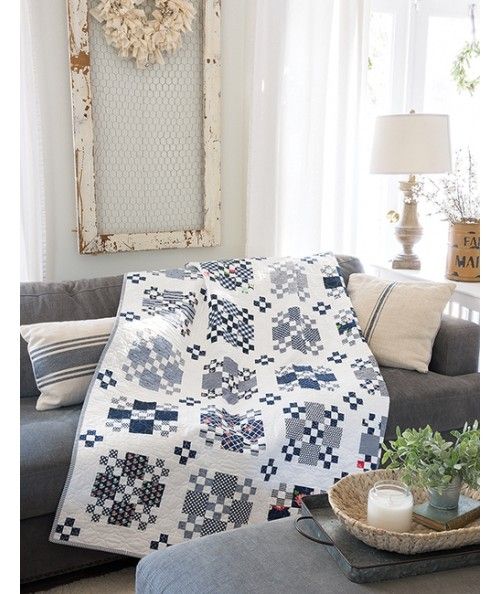 Blue & White Quilts: 13 Remarkable Quilts With Timeless Appeal from Top Designers - 96 pagine Martingale & Co Inc - 11