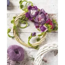 Crocheted Wreaths for the Home, 12 gorgeous wreaths and 12 matching mini projects for all year round by Anna Nikipirowicz