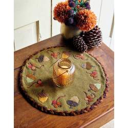 Autumn Bounty - 18 Quilts and Wool Appliqué Projects to Decorate Your Home by Renee Nanneman - Martingale
