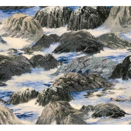 Wilmington Prints Wind and Waves by Douglas Laird, Tessuto Azzurro Grigio Paesaggio con Roccia e Acqua