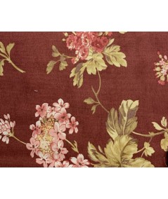 Moda Fabrics Vin Du Jour by 3 Sisters, Tessuto Fondo Rosso con Foglie e Fiori tono su tono Moda Fabrics - 1