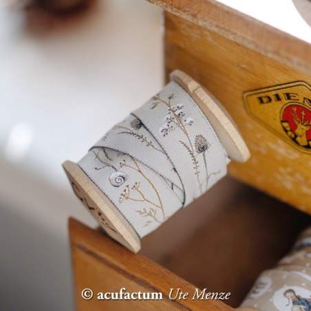 Acufactum Webband Wintergras - Nastro 100% Poliestere Chiaro con Fiori Invernali - 16 mm