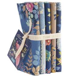 Tilda Chic Escape Fat Quarter Bundle Blue/Sand, 5 fq 50 x 55 cm - Blu e Beige Tilda Fabrics - 1