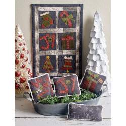 Jingle All the Way - 40 Small Stitcheries to Make Your Home Merry by Debbie Busby Martingale - 12