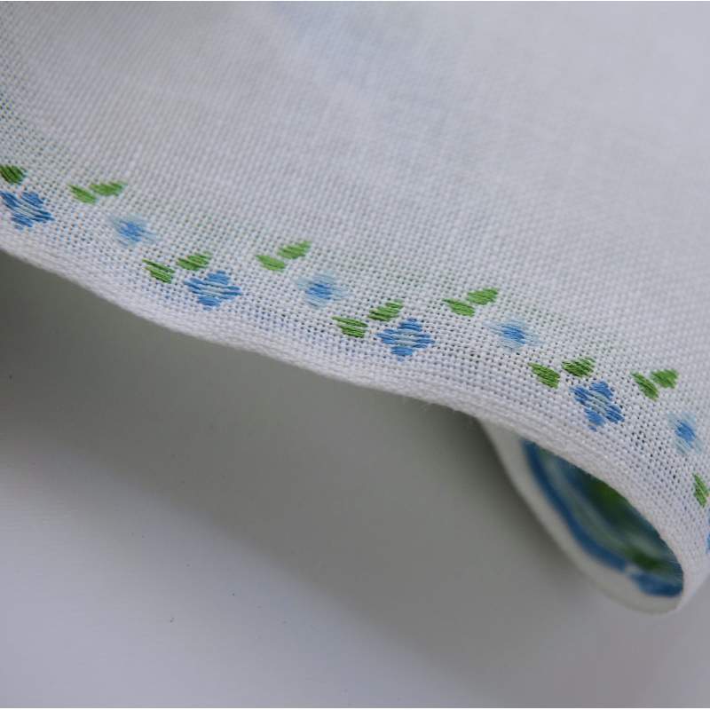 Vaupel Heilenbeck, Banda Bianca con Piccoli Fiori Azzurri Ricamati 2079/175