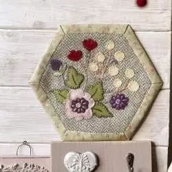 Esagono 03 La Primula Rosa - Cartamodello PDF C’era una volta l’Esagono