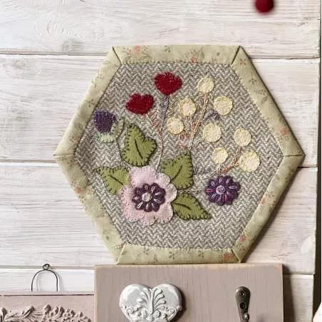 Esagono 03 La Primula Rosa - Cartamodello PDF C’era una volta l’Esagono