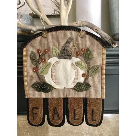 Little White Pumpkin - Cartamodello Pannellino Autunnale, 12 x 15 pollici, by Heart to Hand