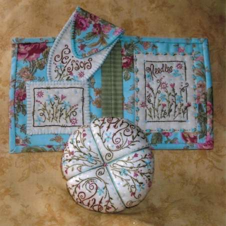 Stitched Trilogy - Puntaspilli, porta aghi e custodia per forbicine ricamati by Natalie Lymer