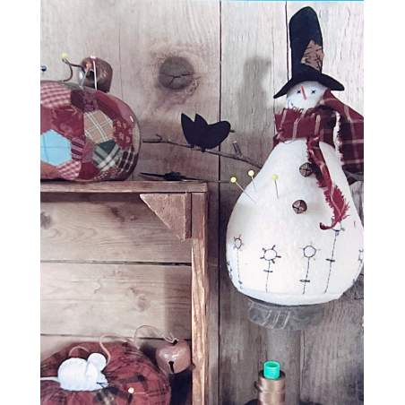 Pincushions- Snowman - Cartamodello per pupazzo puntaspilli, by Bobbin