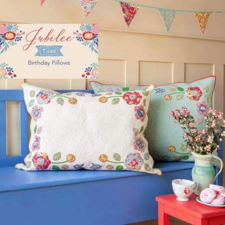 Kit Tilda Jubilee BIRTHDAY PILLOW Roberta De Marchi - 1