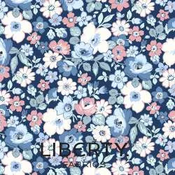 Heirloom 3 Collection, Hedgerow Bloom, tessuto blu a fiori rosa e azzurri - Liberty Quilting