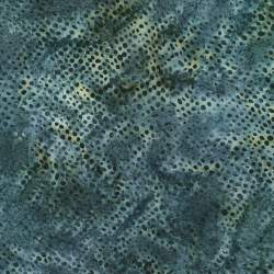 Artisan Batiks: Patterns in Nature, Shale, tessuto batik grigio blu con pois blu scuro - Robert Kaufman