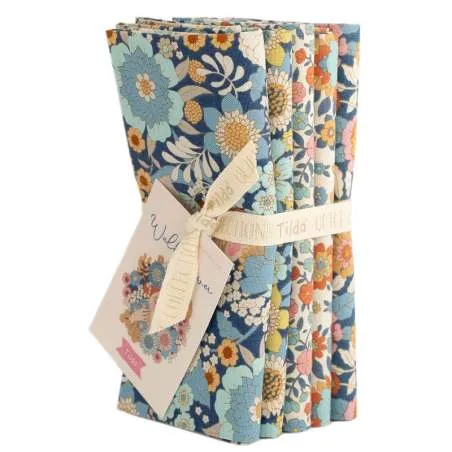 Tilda Wallflower Bundle Blue, 5 Fat Quarter da 50 x 55 cm Blu Tilda Fabrics - 1