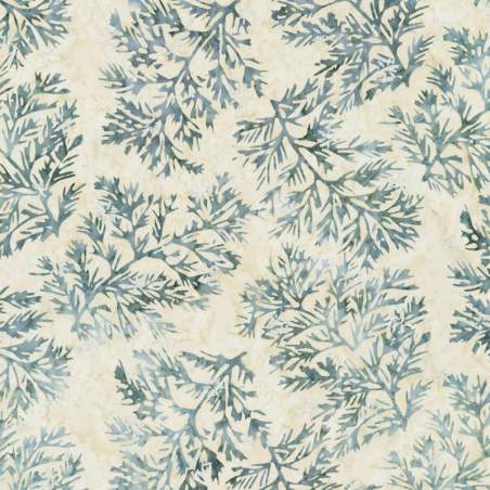 Artisan Batiks: Winter Pines, Mushroom by Lunn Studios, tessuto batik chiaro con foglie azzurre - Robert Kaufman
