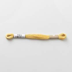 701 COSMO - Filo da ricamo giapponese COSMO - Mouliné Size 25 in cotone a 6 capi