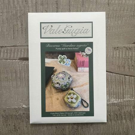 Il Giardino Segreto, Biscornu - Schema a Punto Croce di ValeGugia