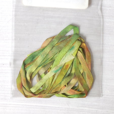 Nastro di Seta 4mm Tinto a Mano, Verde ROUSSEAU - Silk Ribbon di Painters Threads