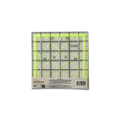 Squadra Quadrata Patchwork 6 x 6 pollici con fessure per il taglio - Bohin