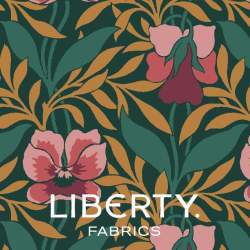 Wide Width 2 Pansy Meadow, Tessuto Verde con Viole del Pensiero Rosa - Liberty Fabrics