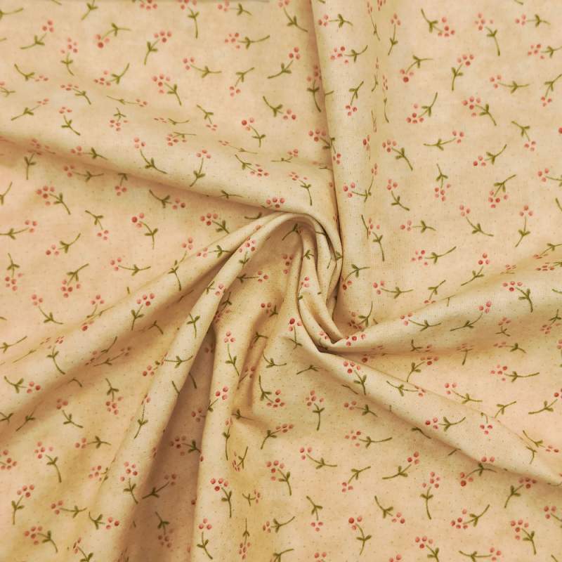 Tessuto giallo chiaro con steli e piccole bacche rosse - Henry Glass, Christmastime