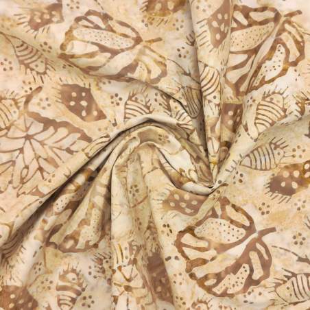 Tessuto Batik beige con foglie e rami - Moda Fabrics, Color Splash Batiks
