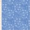 Tilda Something Blue, Blushbloom Cornflower, tessuto con tappeto di fiori azzurri su fondo azzurro fiordaliso Tilda Fabrics - 1