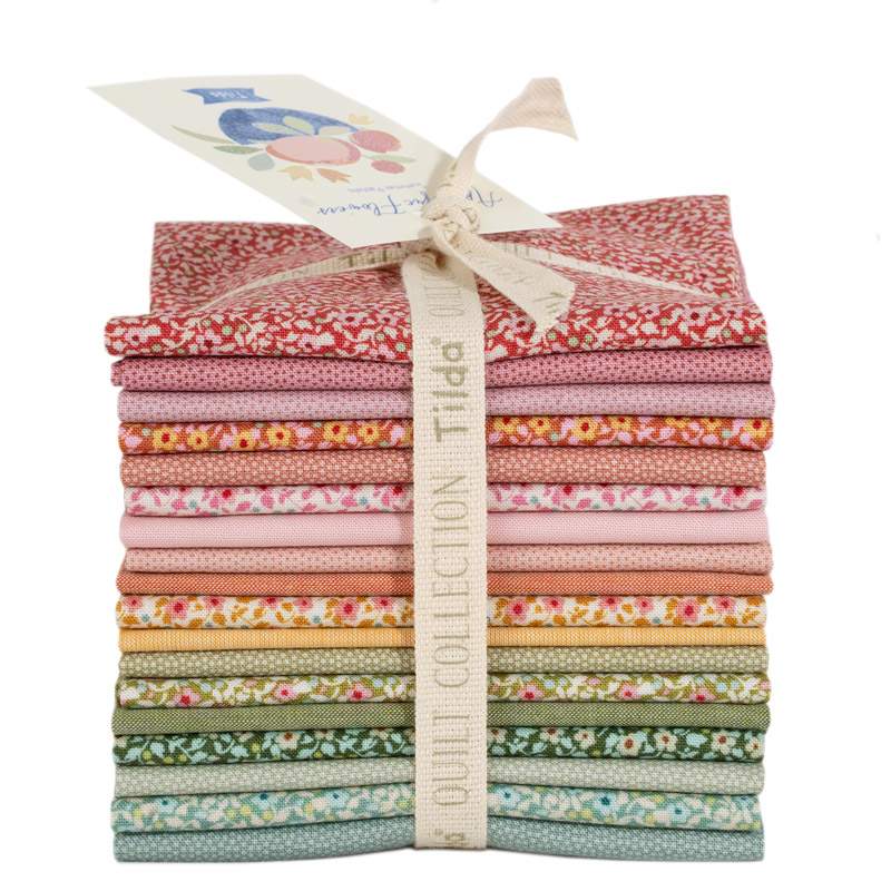 Tilda Something Blue, Fat Eight Applique Flowers Bundle  18 Fat Quarter da 50 x 55 Tilda Fabrics - 1
