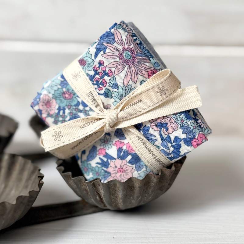 Pacchettino di Tessuti Liberty e Giapponesi, 5 da 25 x 27 cm Roberta De Marchi - 1