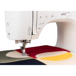 Necchi Creator C360 - Macchina elettronica per Quilting dettaglio piedino mentre trapunta