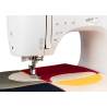 Necchi Creator C360 - Macchina elettronica per Quilting dettaglio piedino mentre trapunta Necchi Creator C360 - Macchina elettronica per Quilting dettaglio piedino mentre trapunta