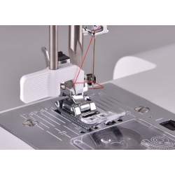 Necchi NC-103D – Macchina per cucire - dettaglio infilatura automatica