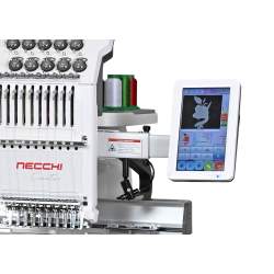 Necchi Creator C10 - Macchina Ricamatrice Professionale a 10 Aghi - dettaglio touchscreen 7 pollici
