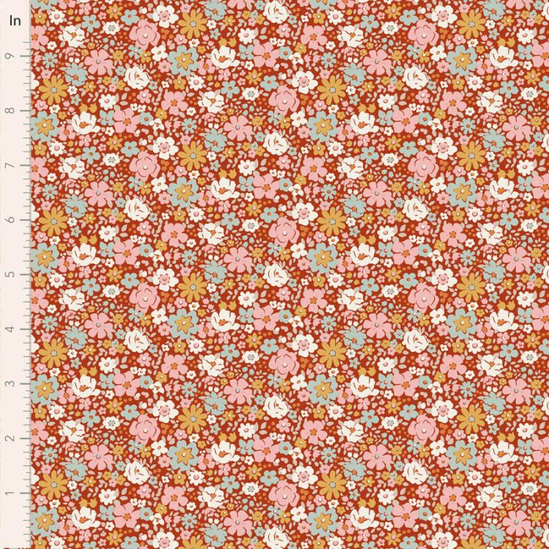 Tilda Village Life Esther Rust, Tessuto Rosso con piccoli fiori colorati Tilda Fabrics - 1