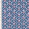 Tilda Village Life Mable Blue, Tessuto Blu con Ghirlande di Rose Tilda Fabrics - 1