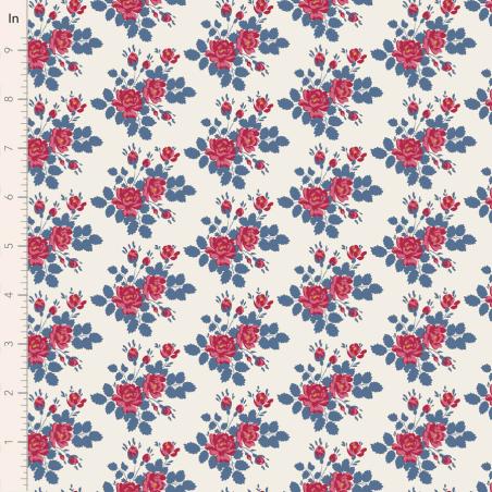 Tilda Village Life Myrtle Blue, Tessuto Panna con Mazzi di Rose e foglie Blu Tilda Fabrics - 1